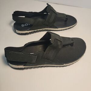 Sorel strapped sandals size 7.5